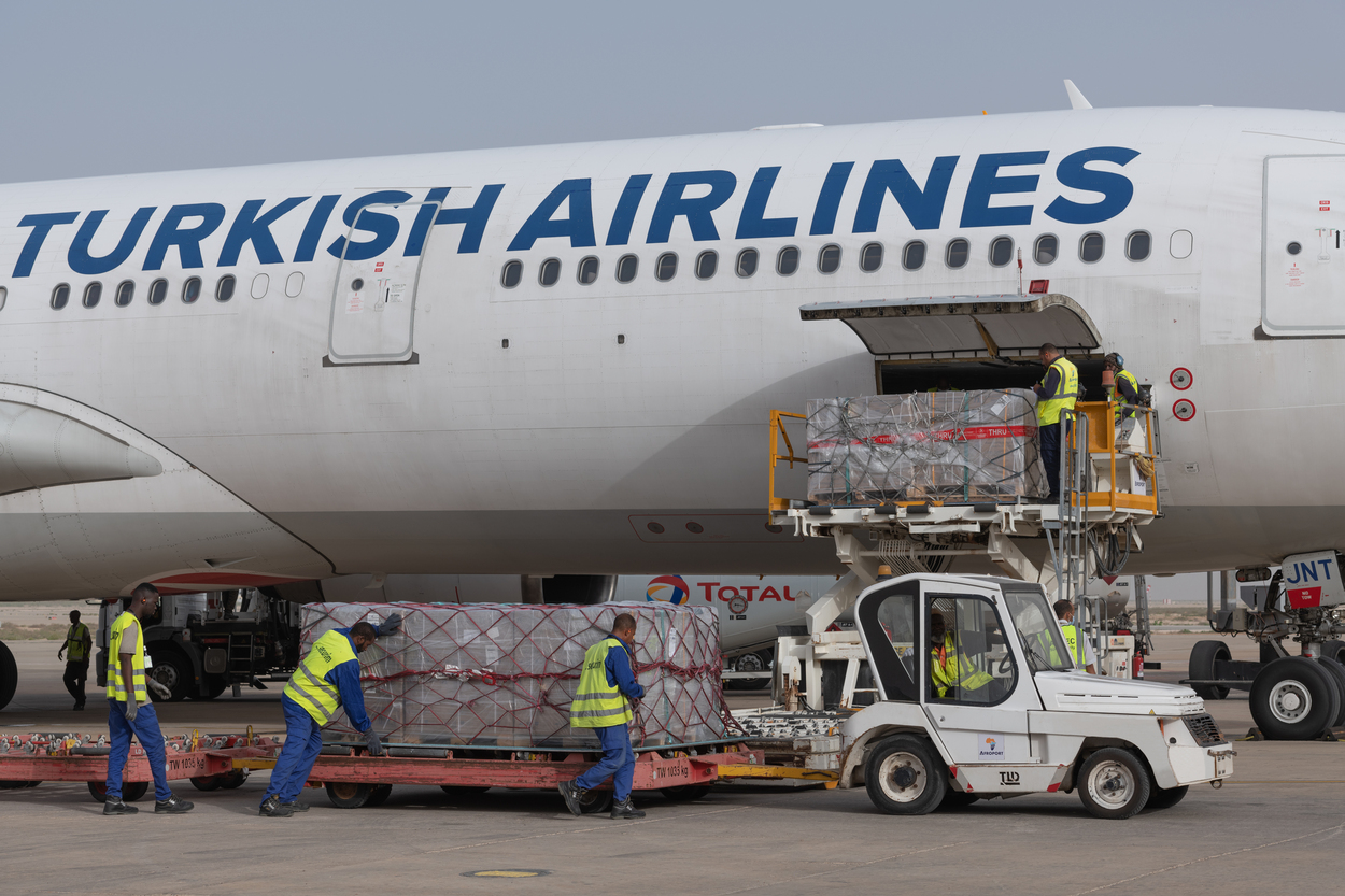 Cargo and freight operations at Nouakchott - Oumtounsy International Airport — photo 12